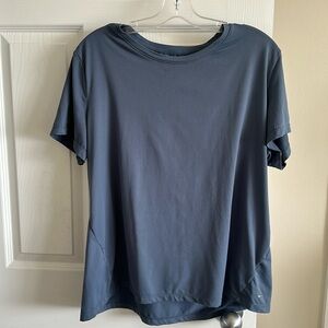 ⭐️HOST PICKED!!!⭐️Mondetta performance luxury XXL sleeve T-shirt